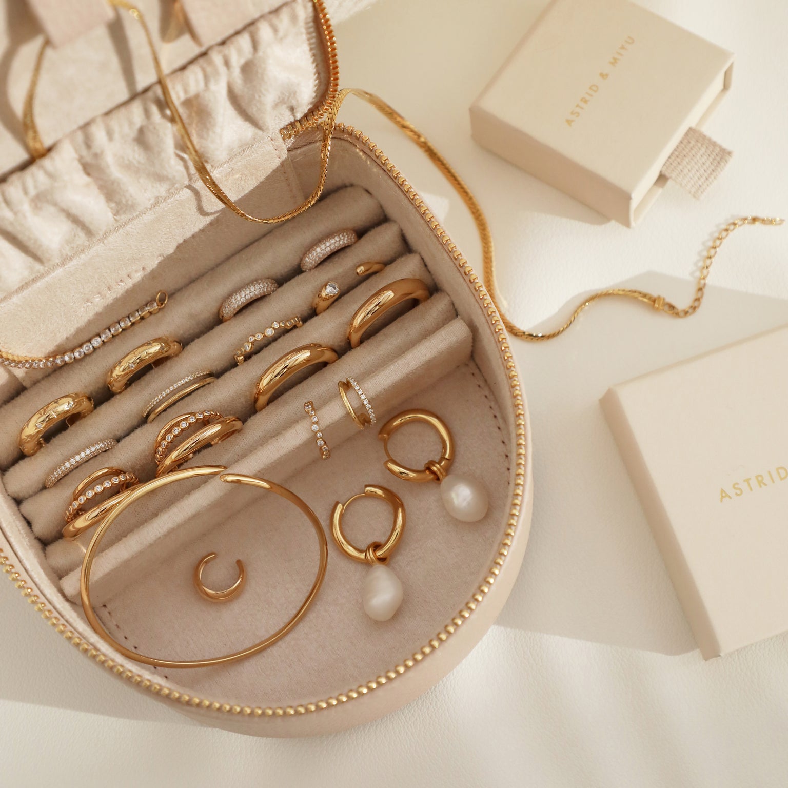 Leather Jewelry Box in Fawn Sand