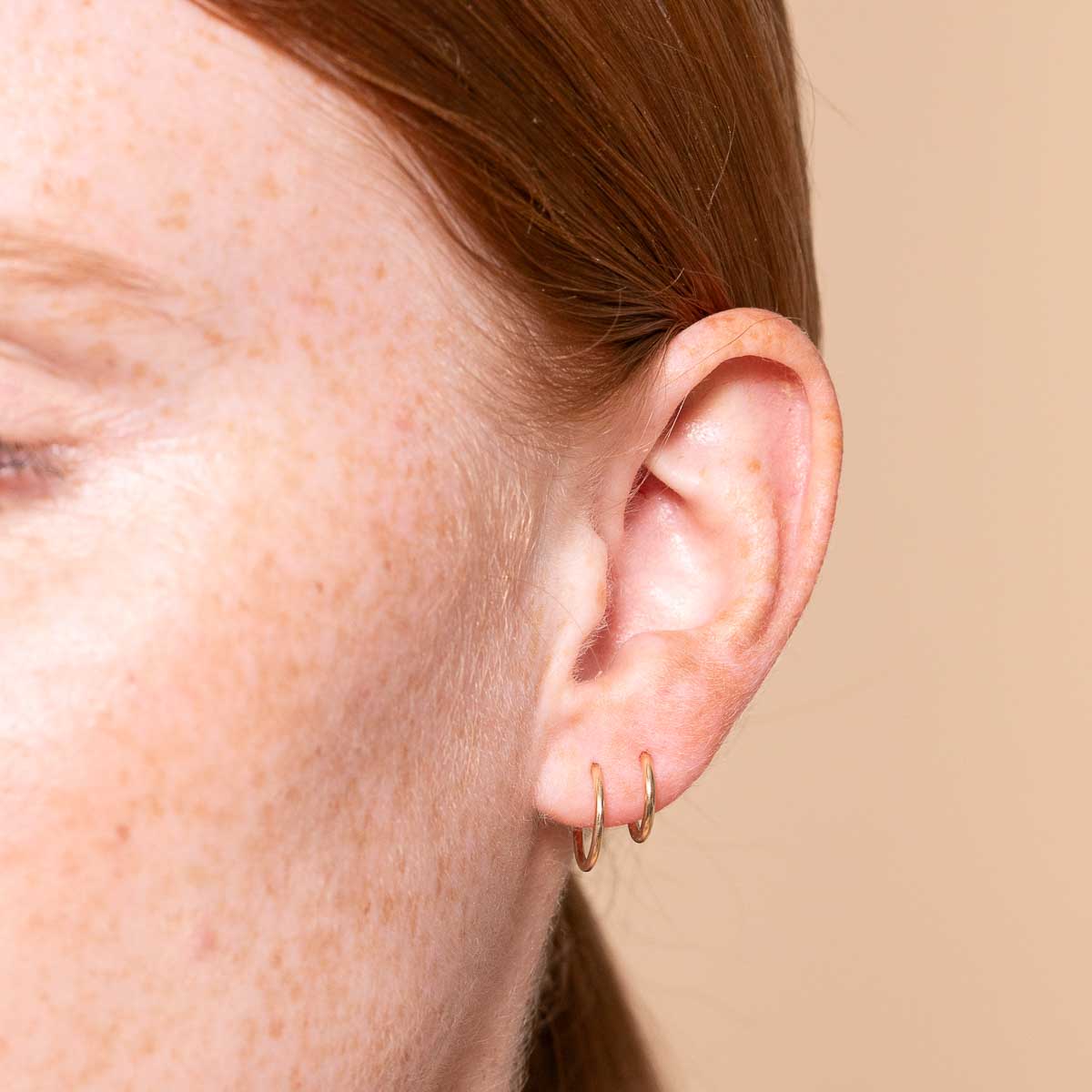 Seamless Hoop 1mm in Solid Gold