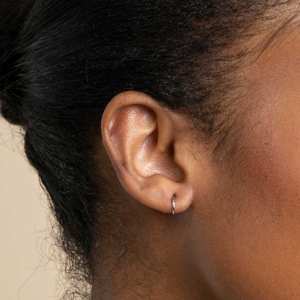 Seamless Hoop 1.2mm in Solid White Gold