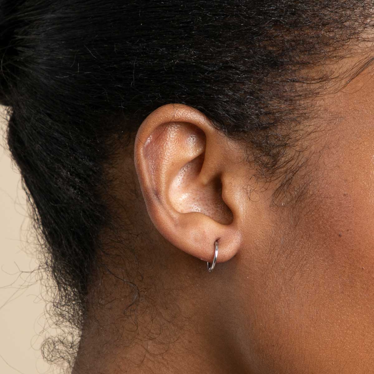 Seamless Hoop 1.2mm in Solid White Gold
