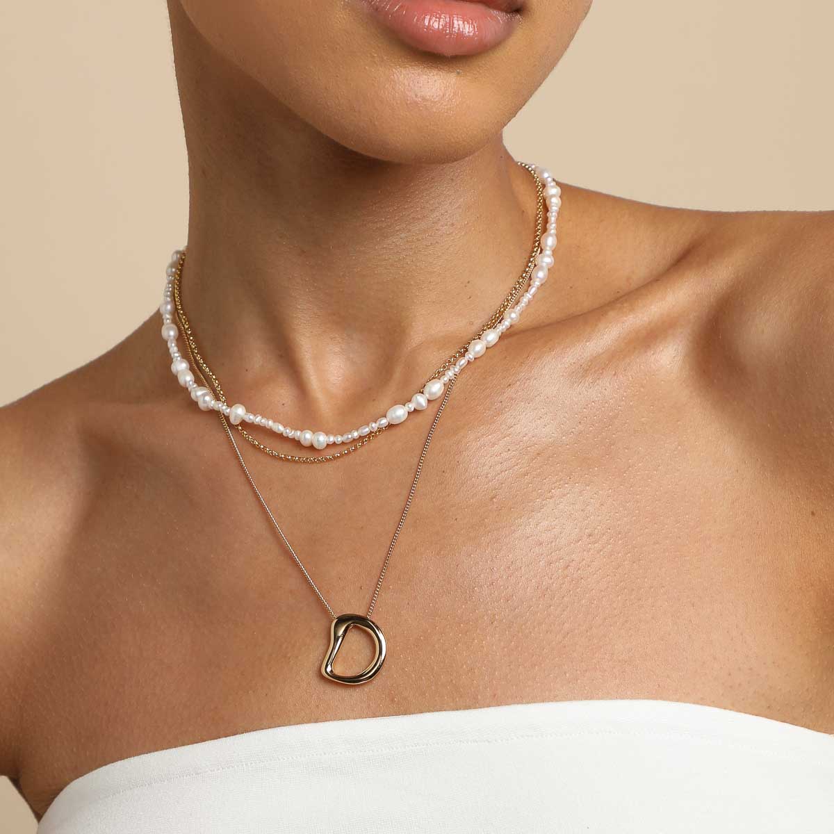 D Initial Bold Pendant Necklace in Gold