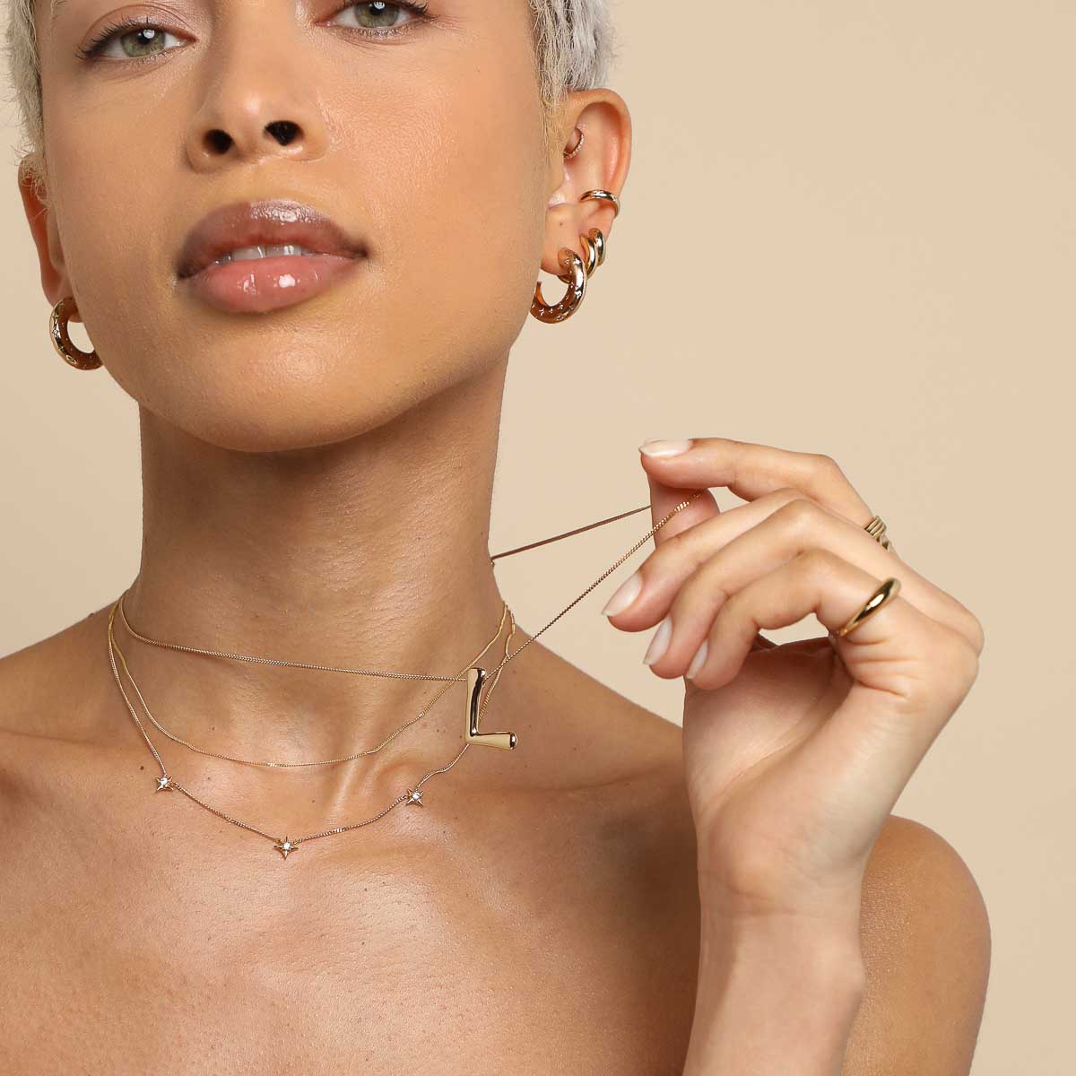L Initial Bold Pendant Necklace in Gold