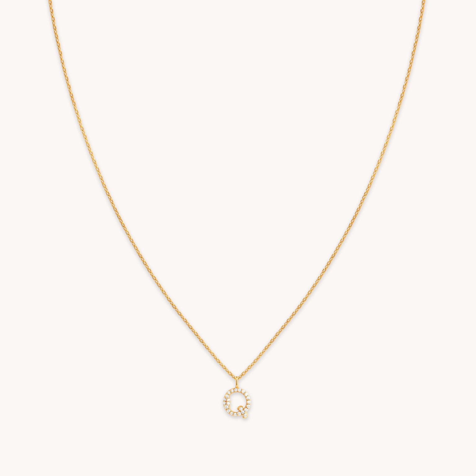Q Initial Pavé Pendant Necklace in Gold