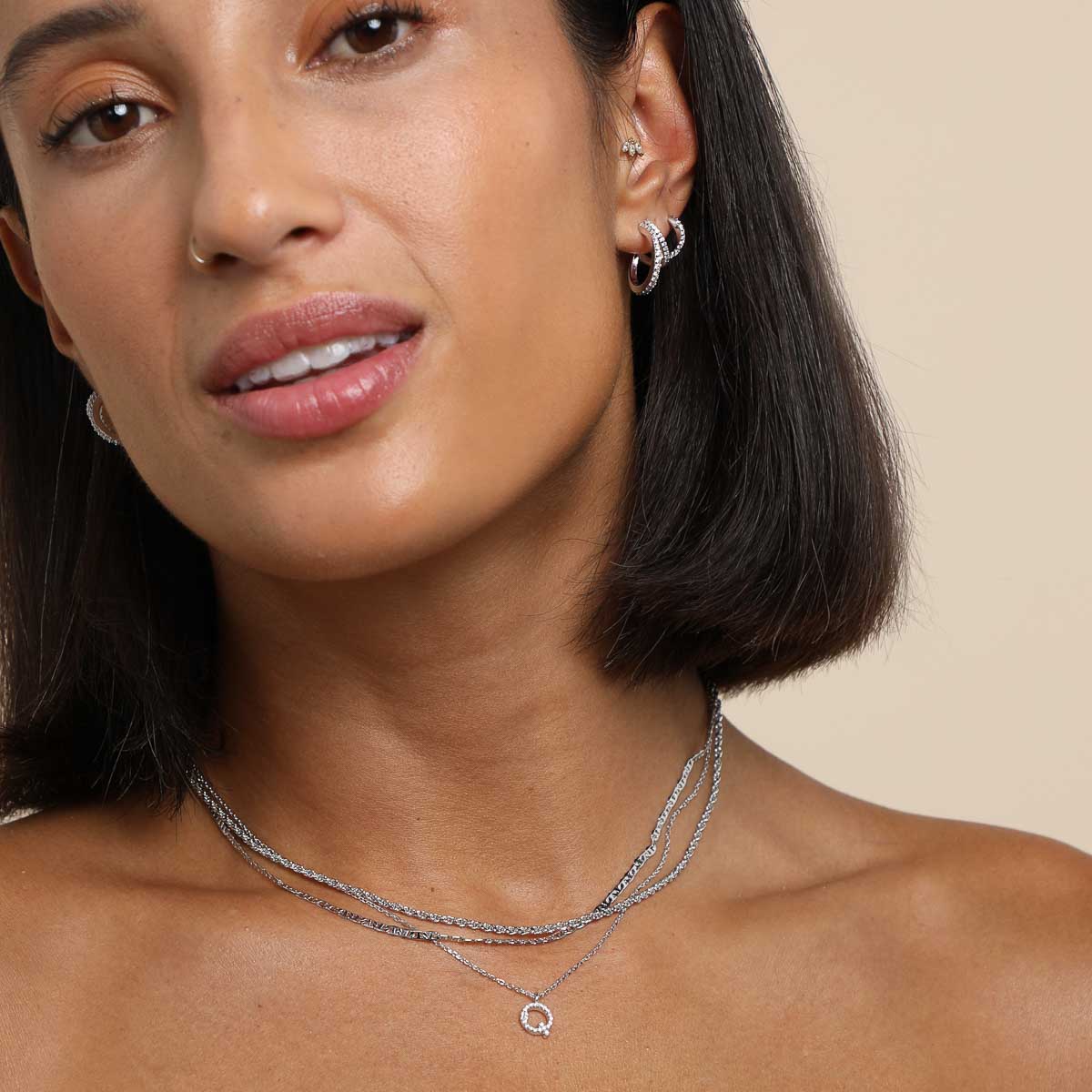 Q Initial Pavé Pendant Necklace in Silver