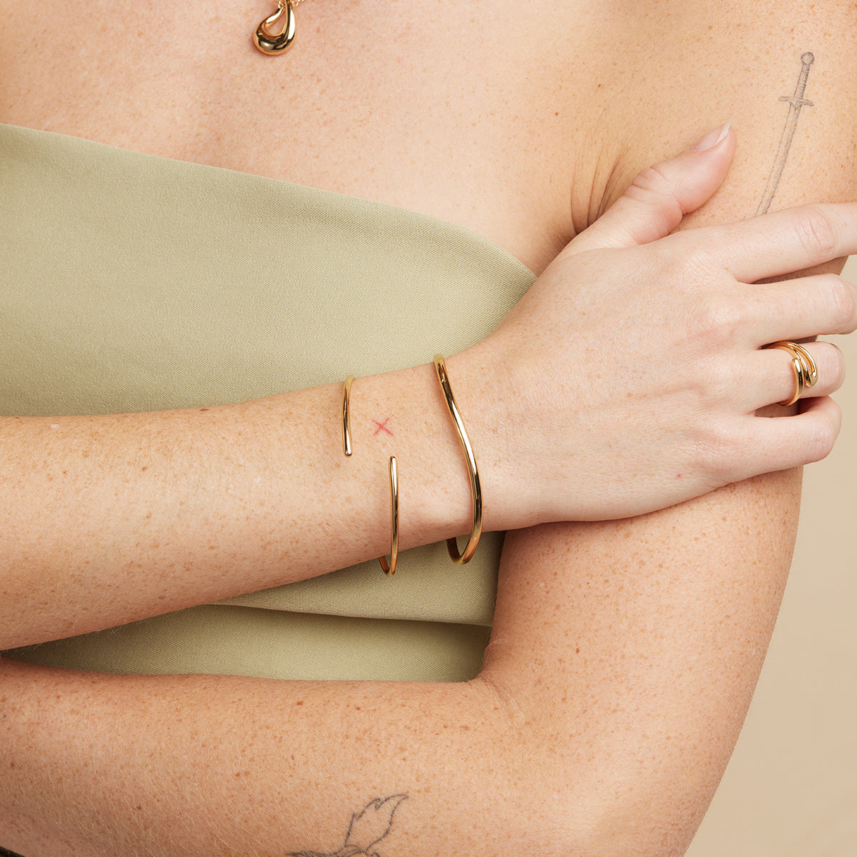 Infinite Cuff in Gold