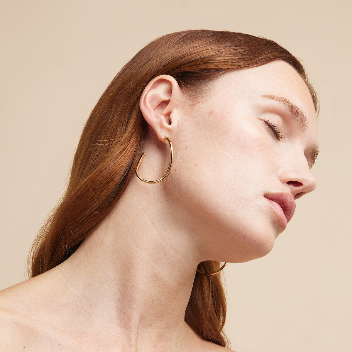 Infinite Hoops in Gold