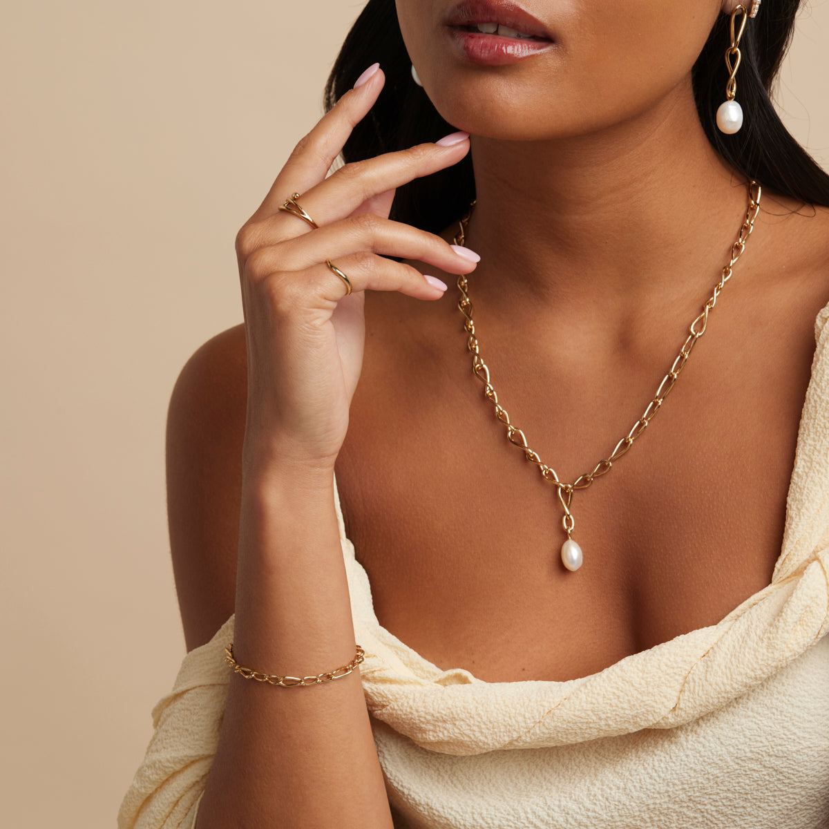 Infinite Slim Chain Bracelet in Gold