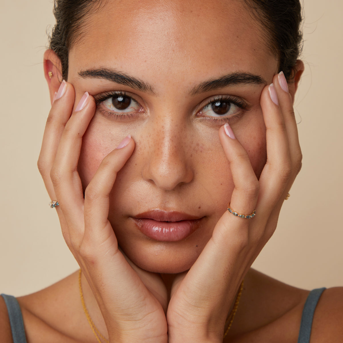 Alexandrite Marquise Band Ring in Solid Gold