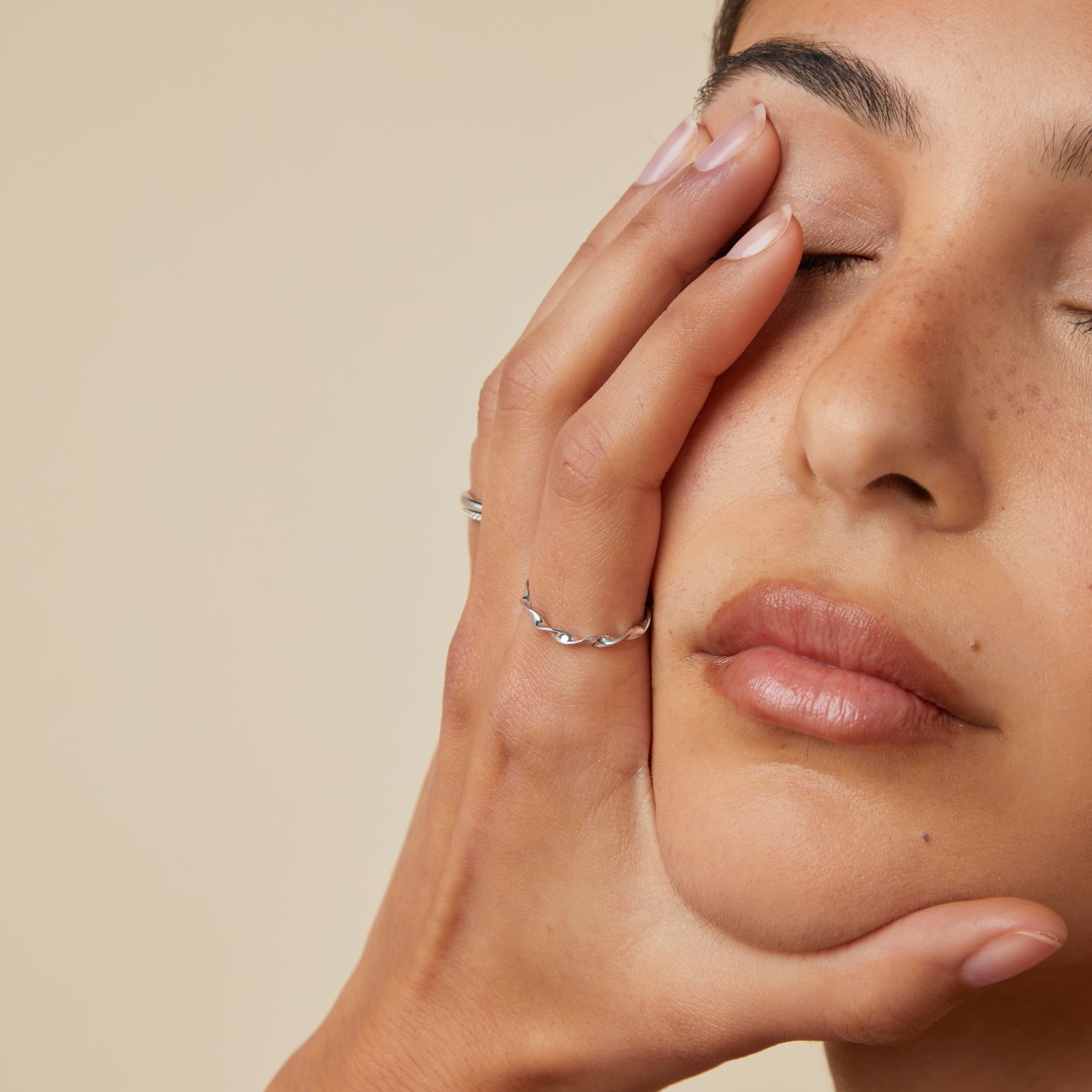 Twist Band Ring in Solid White Gold