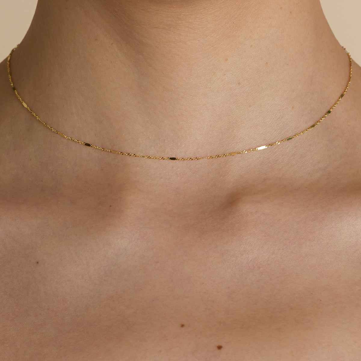 Astrid Story Chain Necklace in Solid Gold