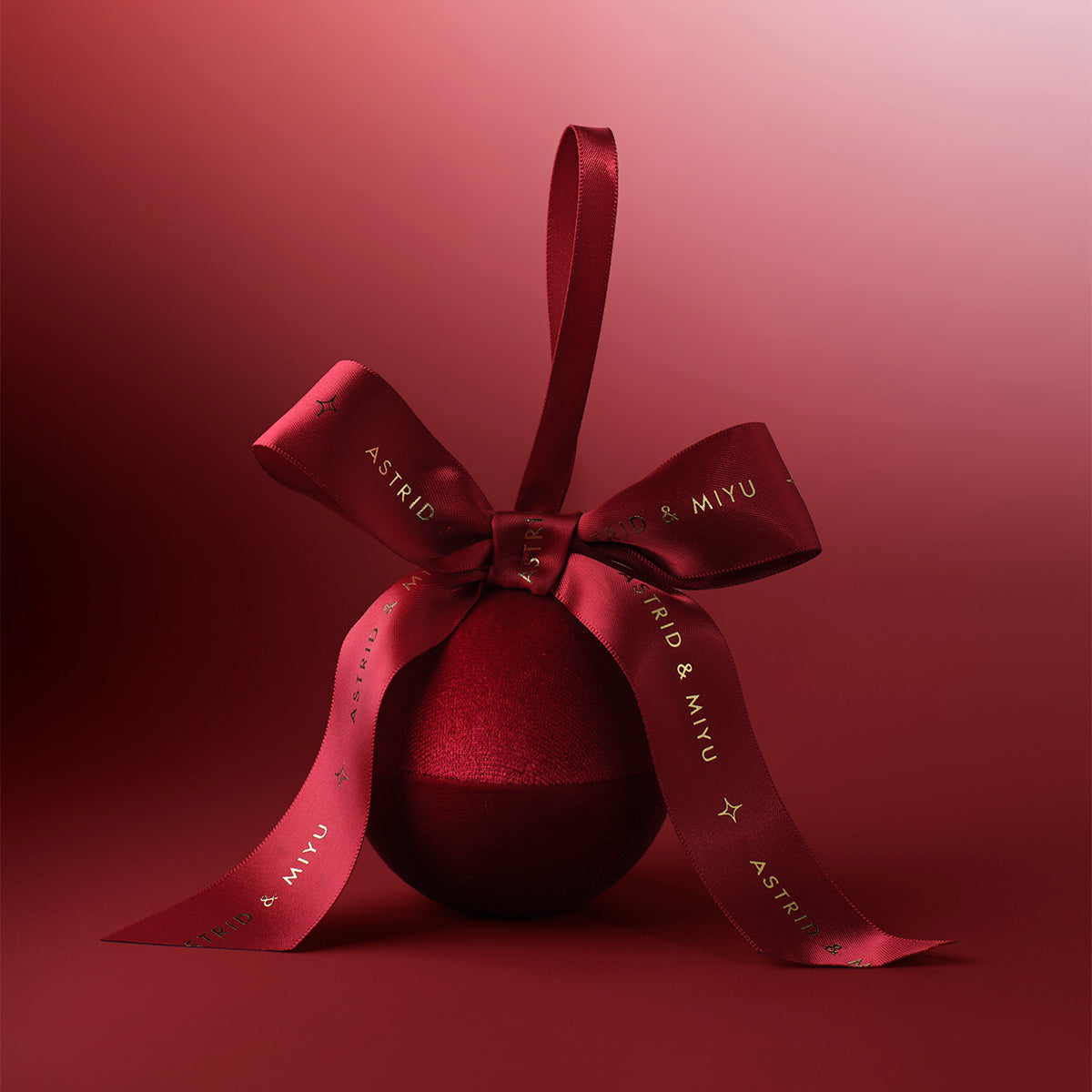 Star Bracelet Ornament Bauble in Silver