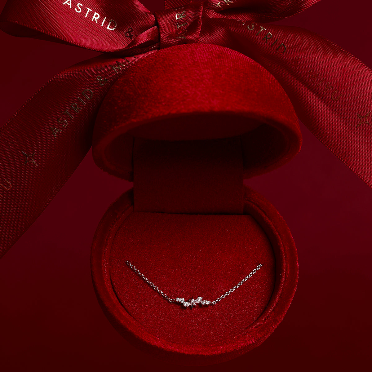 Star Bracelet Ornament Bauble in Silver