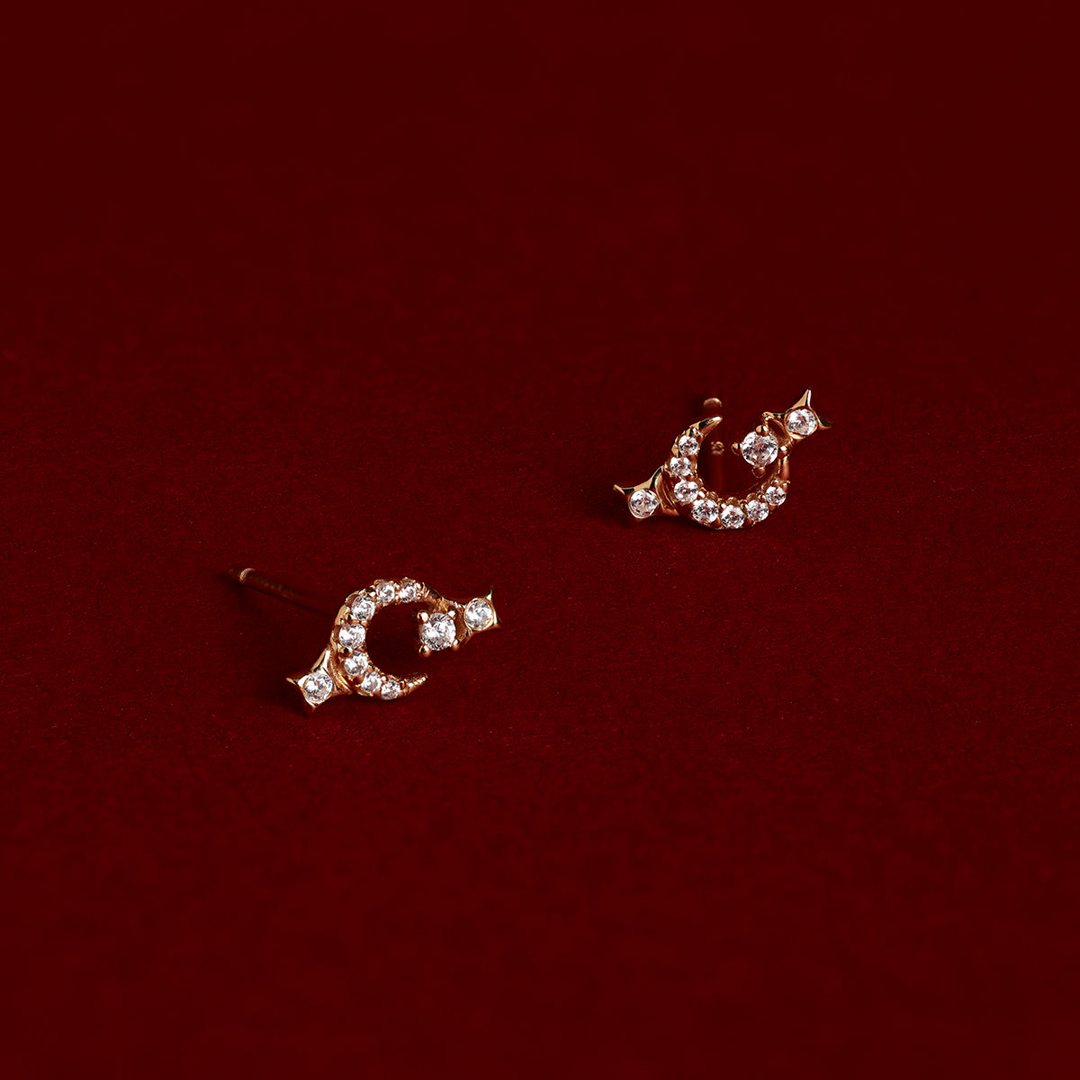 Crescent Moon Studs Cracker in Gold
