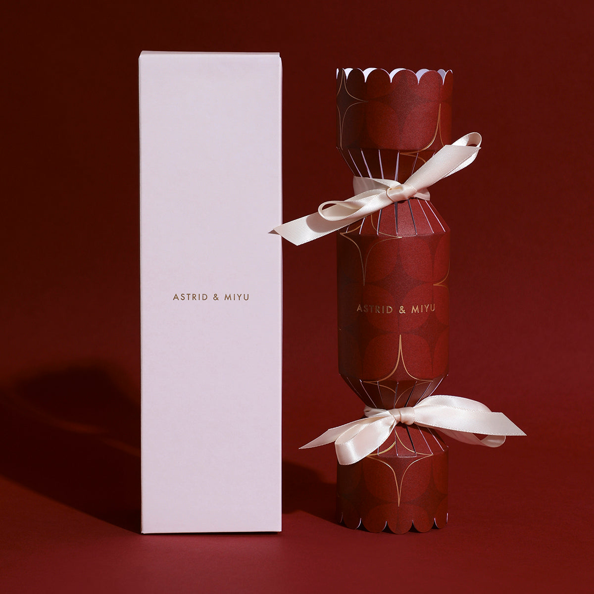 Magic Charm Studs Cracker in Gold