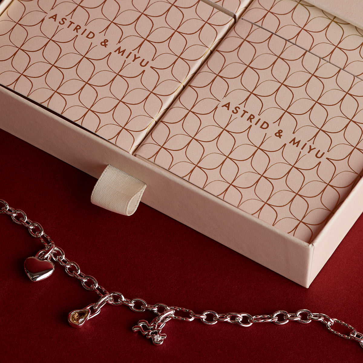 Bold Bracelet Charming Gift Set in Silver