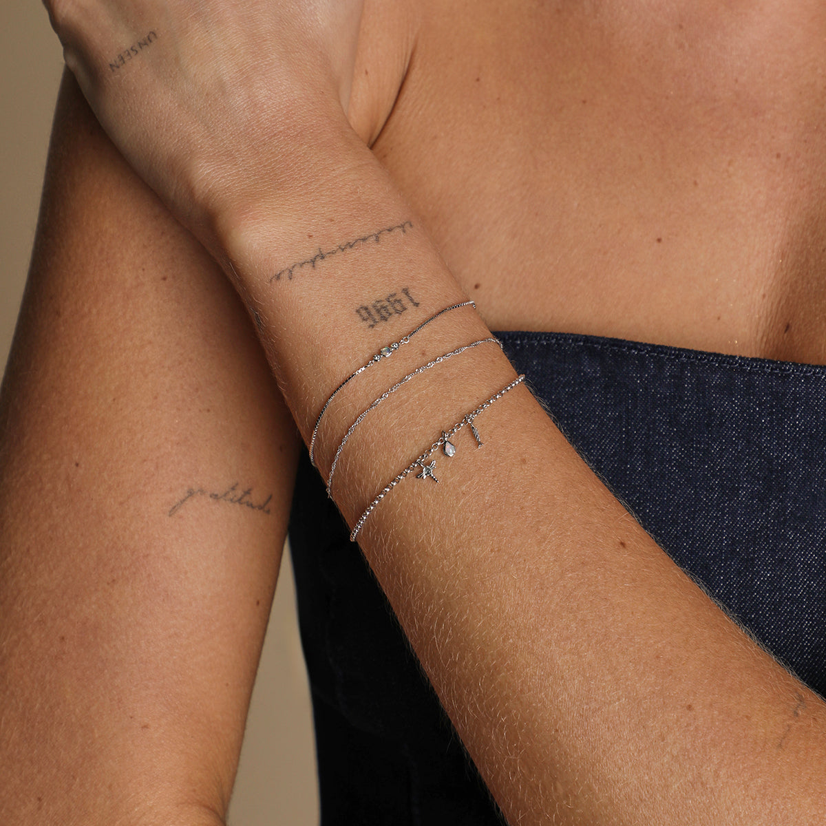 Dragonfly Charm 9k White Gold