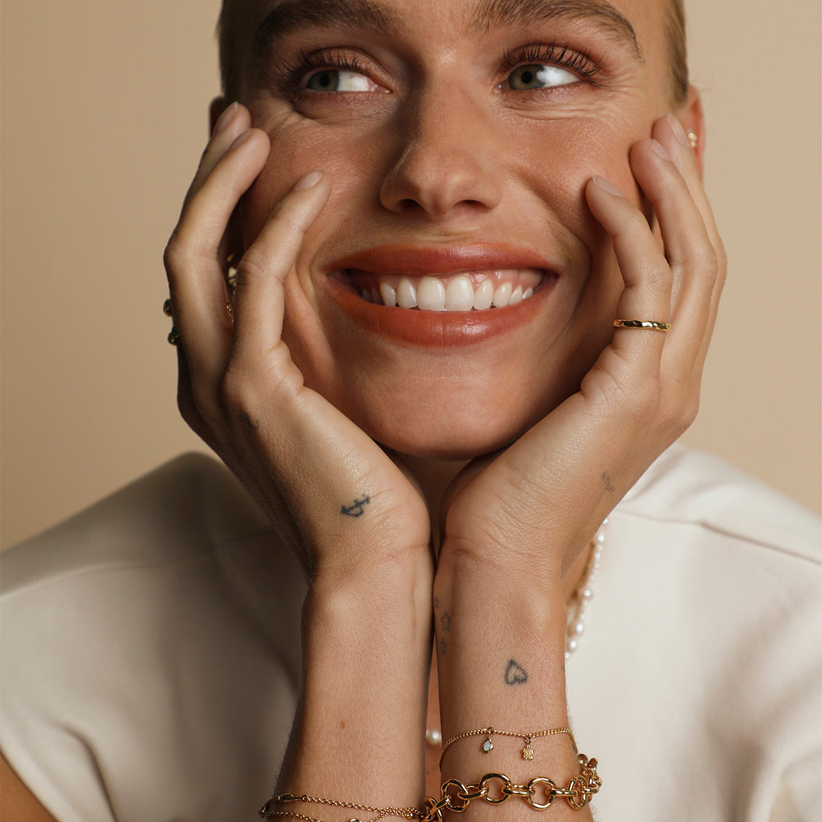 Flower Charm 9k Gold