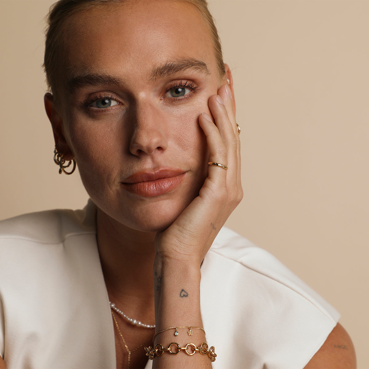 Flower Charm 9k Gold