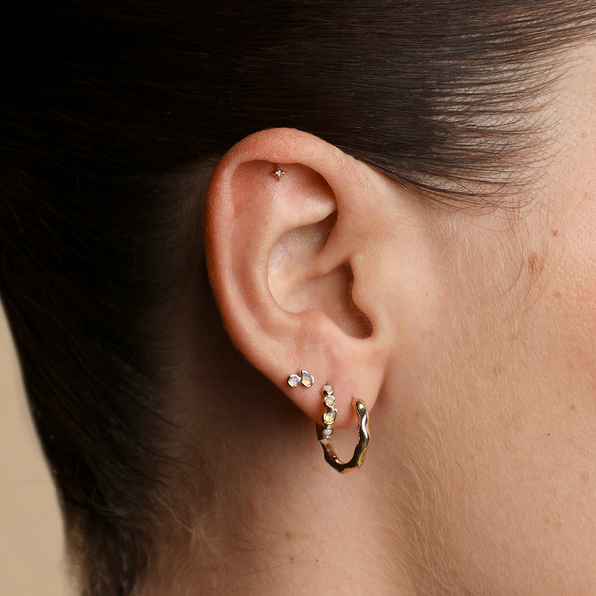 Cosmic Star Single Charm Hidden Helix in Solid Gold