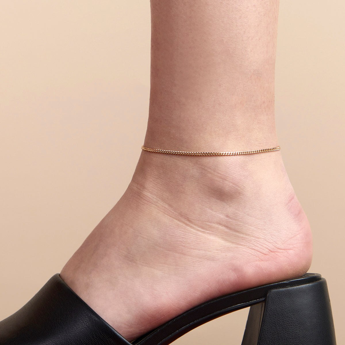 Essential Curb Chain Anklet in Gold