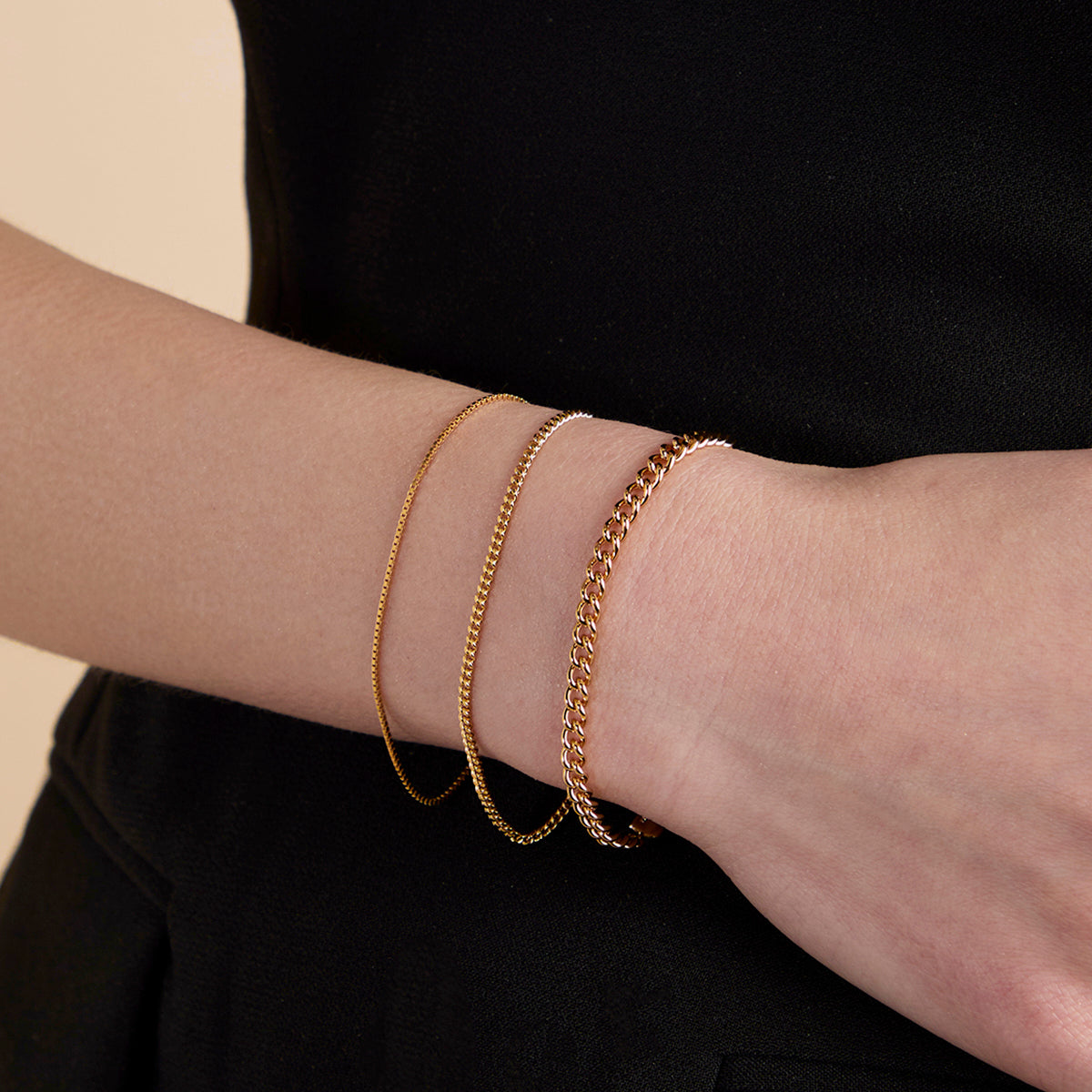 Essential Curb Chain Bracelet in Gold