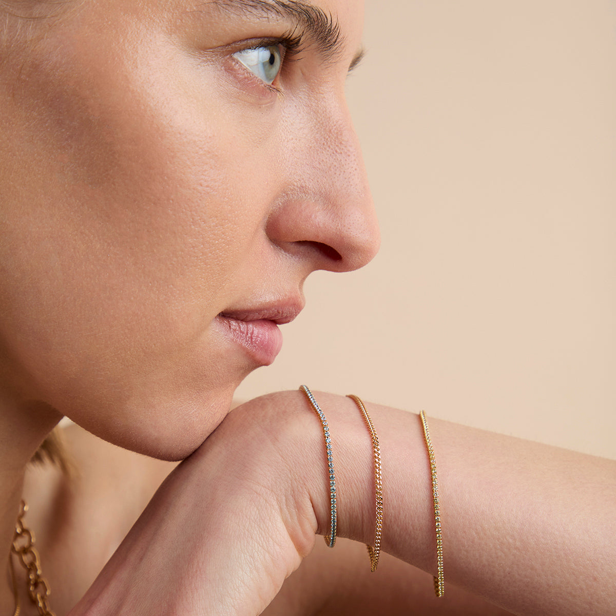 Essential Curb Chain Bracelet in Gold