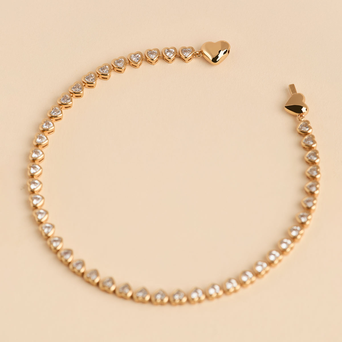 Heart Bezel Tennis Bracelet in Gold