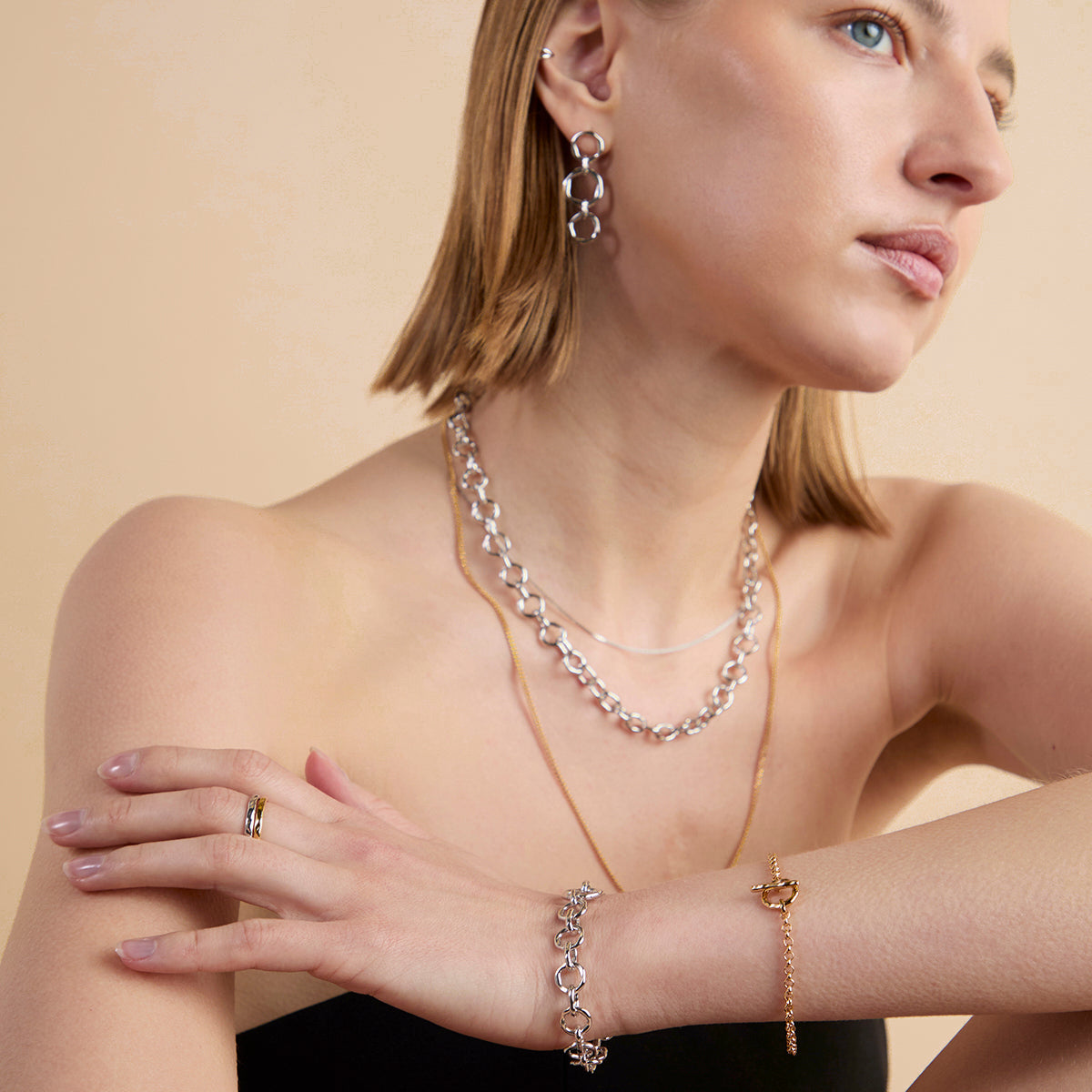 T-Bar Chain Bracelet in Gold