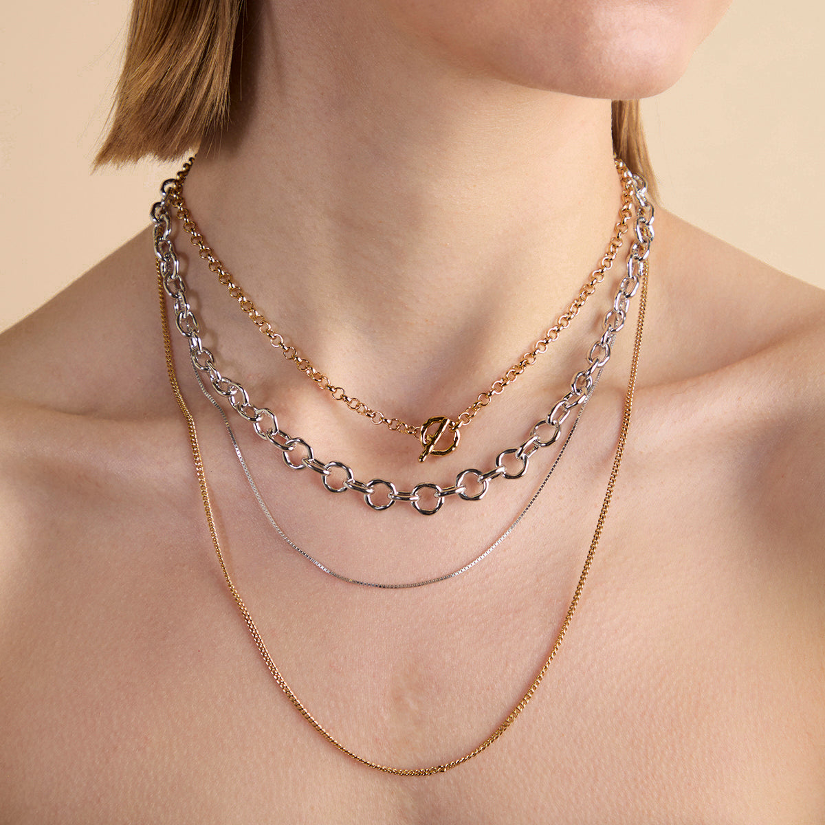 T-Bar Chain Necklace in Gold