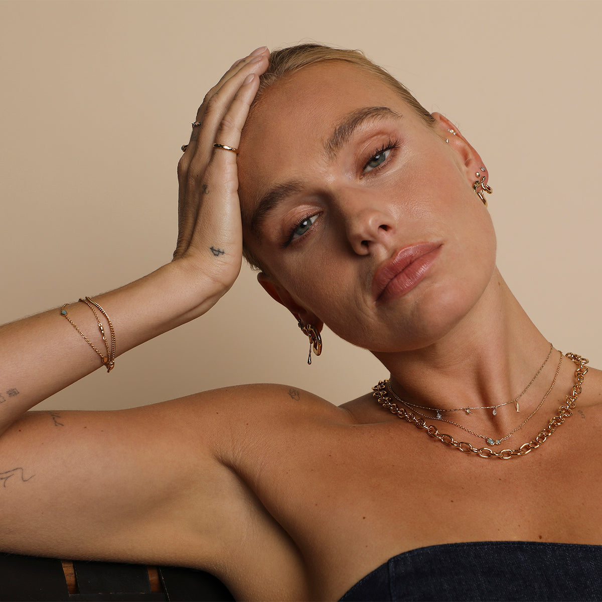 Opal Bezel Pendant Necklace in Gold