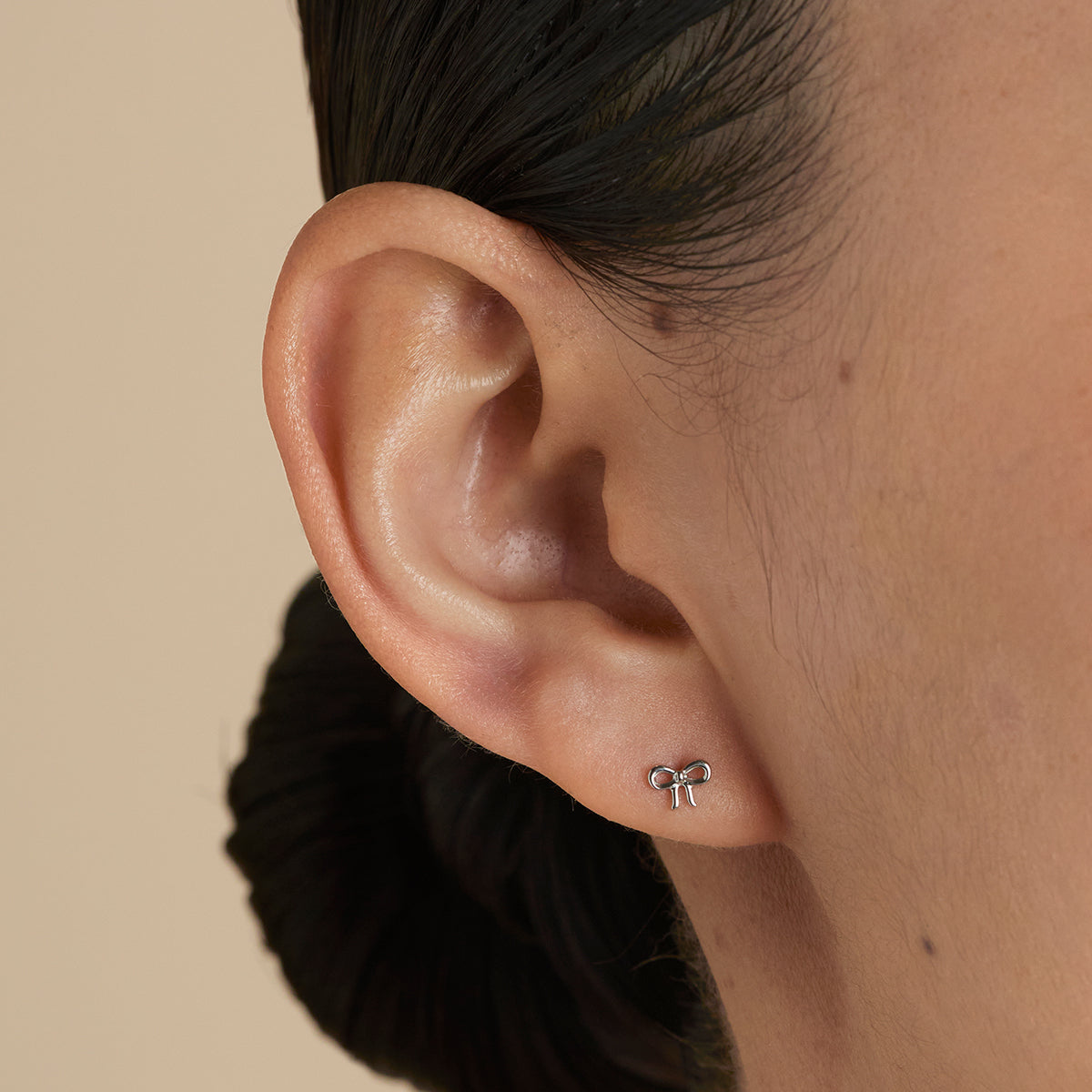Bow Titanium Piercing Stud in Platinum-Astrid & Miyu