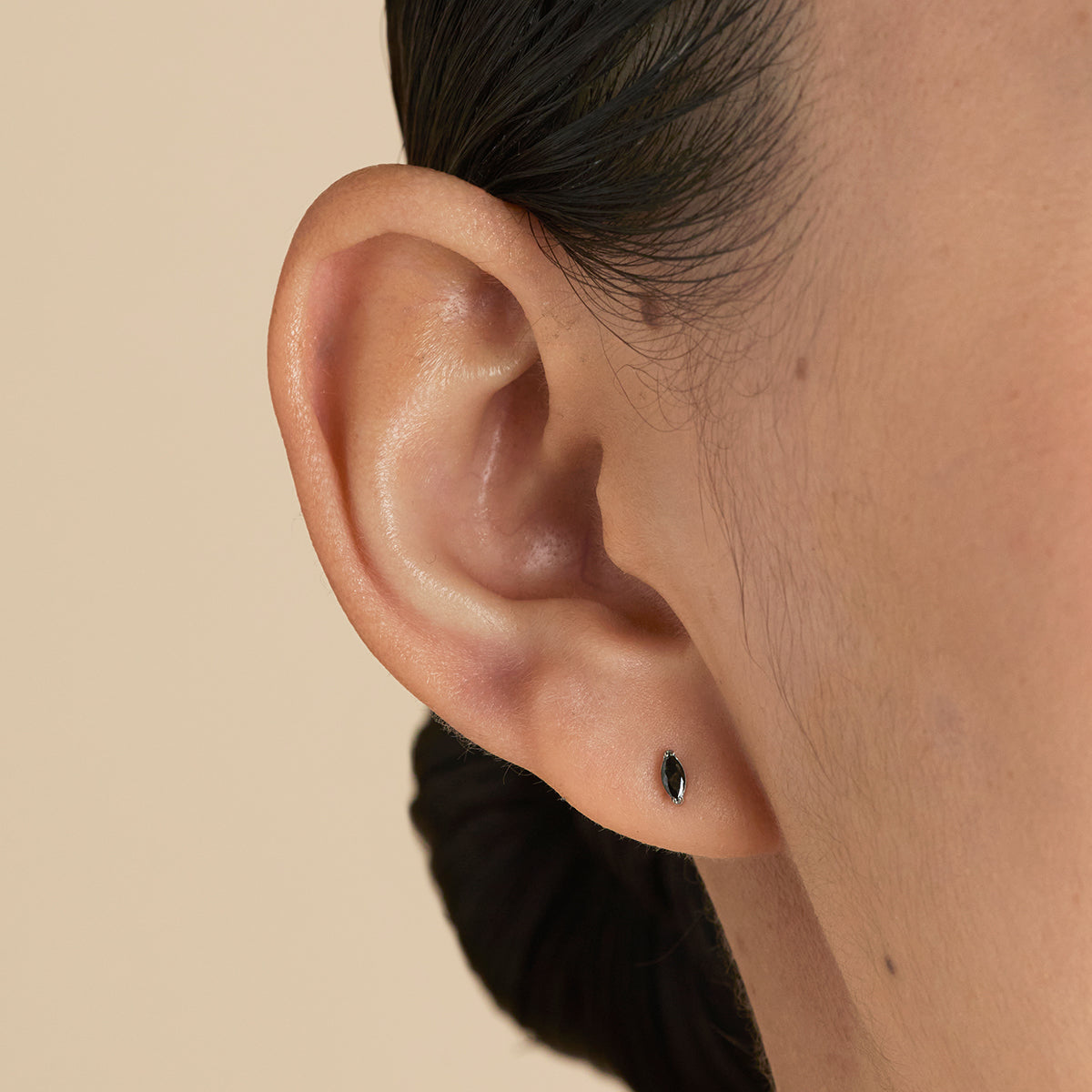 Black Crystal Marquise Titanium Piercing Stud in Platinum-Astrid & Miyu