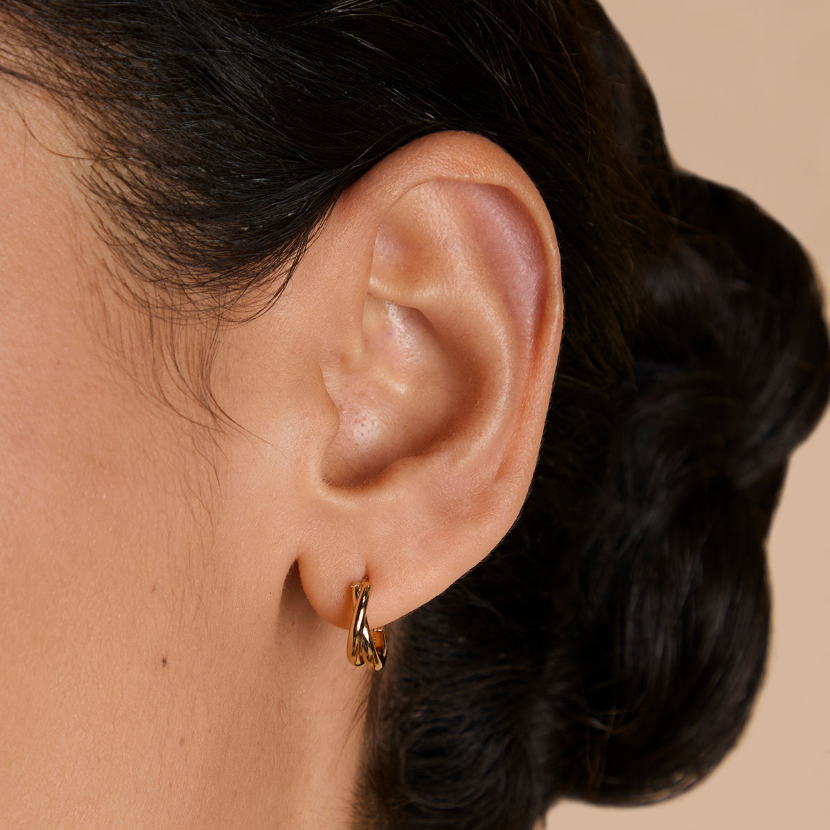 Crossover Illusion Huggies in Gold