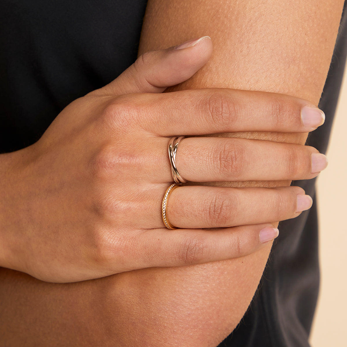 Crossover Illusion Band Ring in Gold