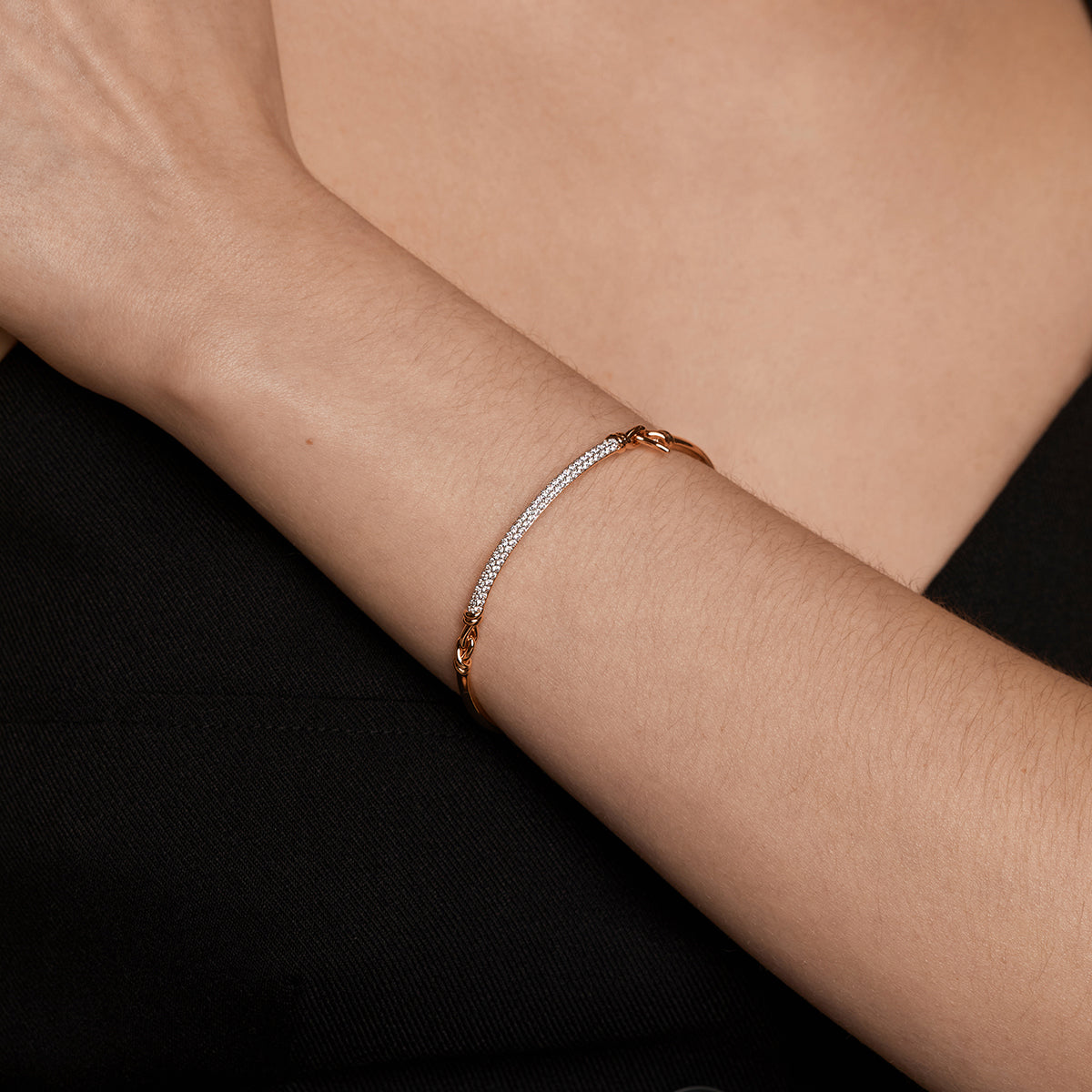 Pavé Knot Bangle in Gold