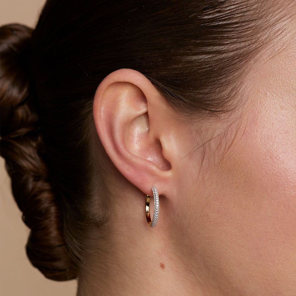 Pavé Essential Medium Hoops in Gold