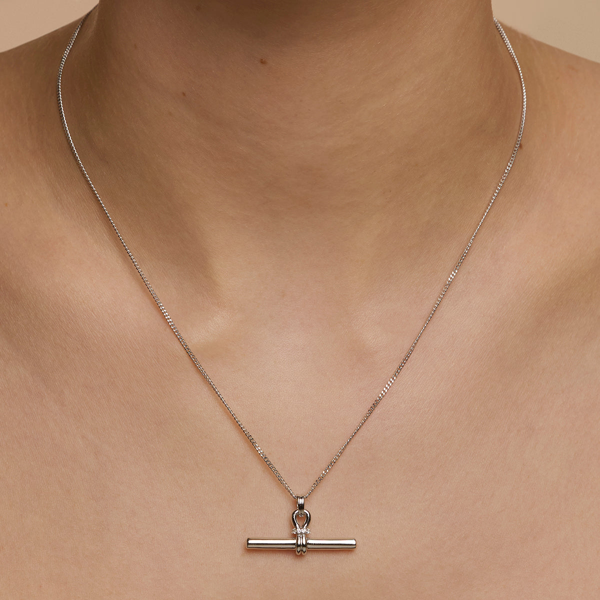 Hardware T-Bar Pendant Necklace in Silver