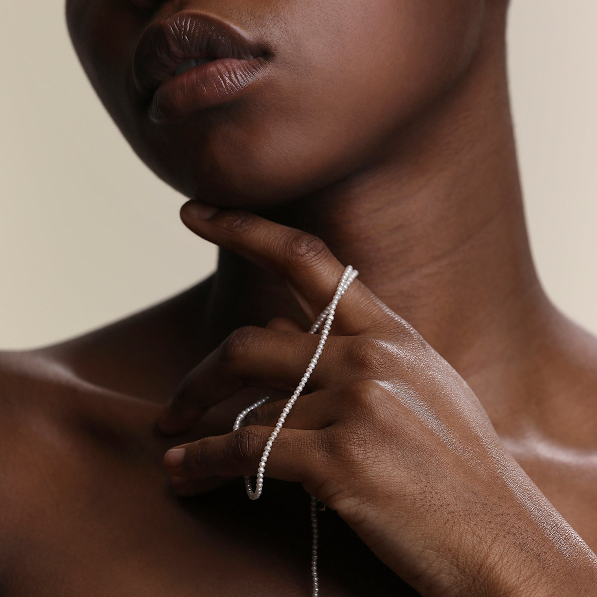 Pearl Necklace in Solid Gold-Astrid & Miyu