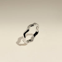 Scalloped Band Ring in Silver-Astrid & Miyu