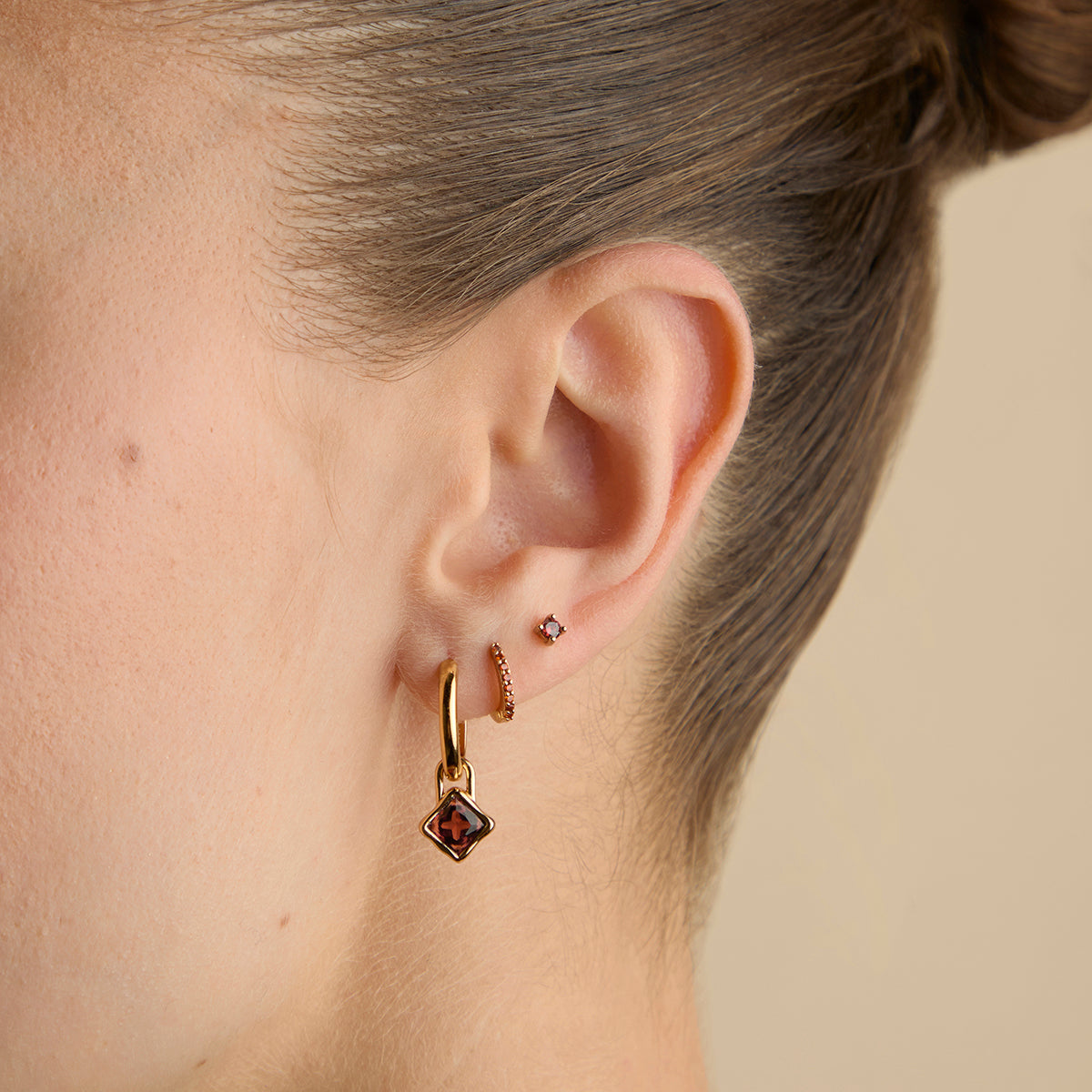 Garnet January Clip Charm in Gold