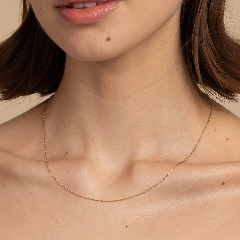 Gold Necklaces - Marylebone Chain Necklace in Solid Gold - - Astrid & Miyu