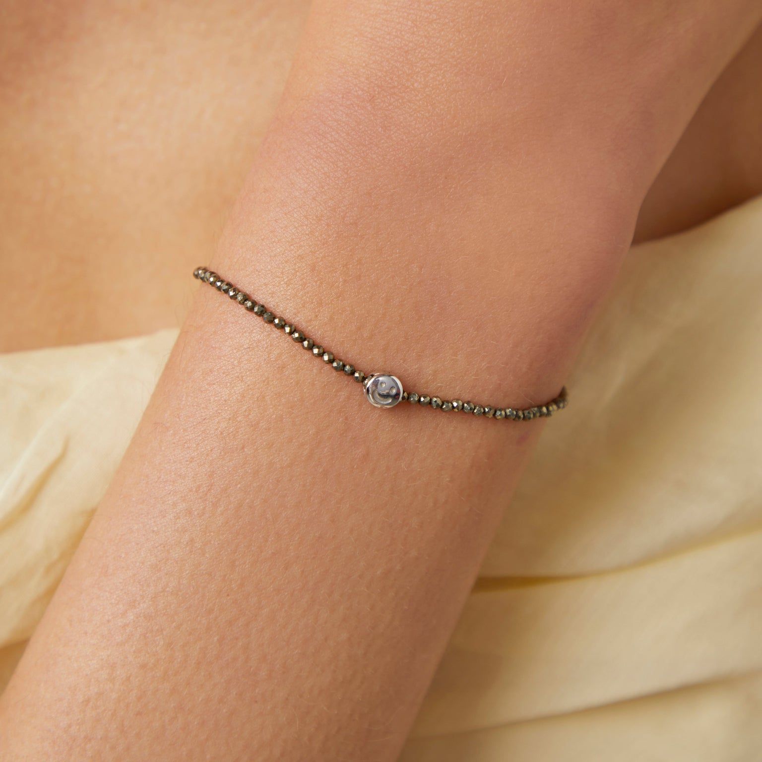 A&M Junior Collection - Smiley Click Charm in 9k White Gold - Click Charm - Astrid & Miyu