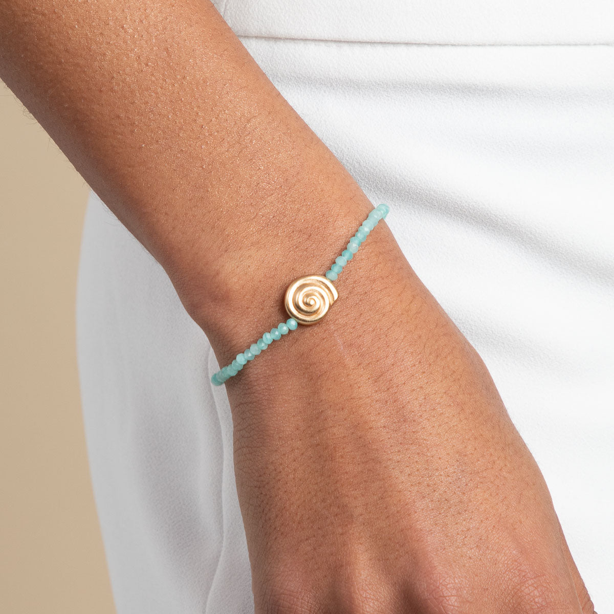 Amazonite Shell Charm Bracelet in Gold