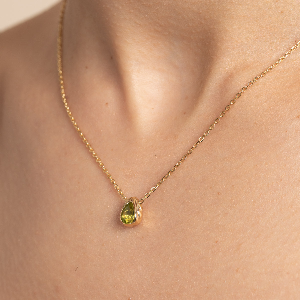 Olivine Pendant Necklace in Gold