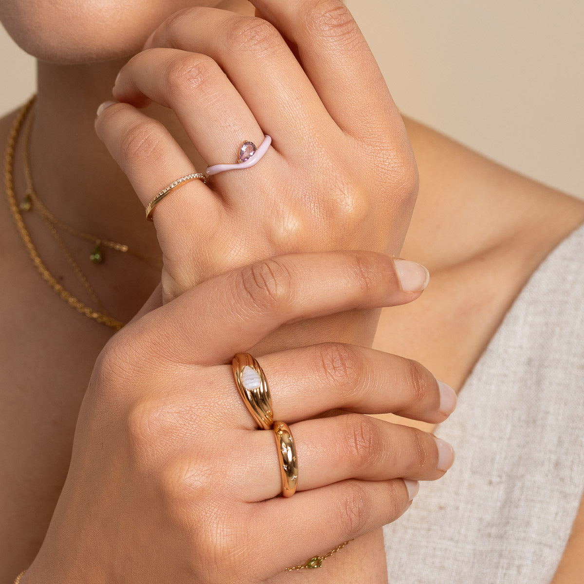 Agate Wave Dome Ring in Gold