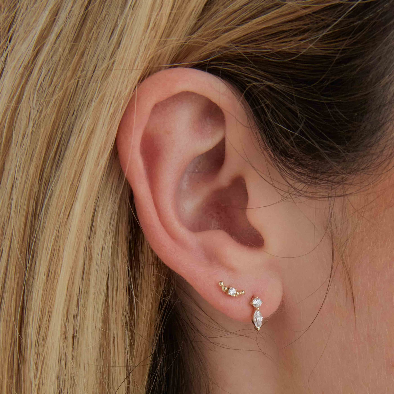 Beaded Curved Piercing Stud in Solid Gold