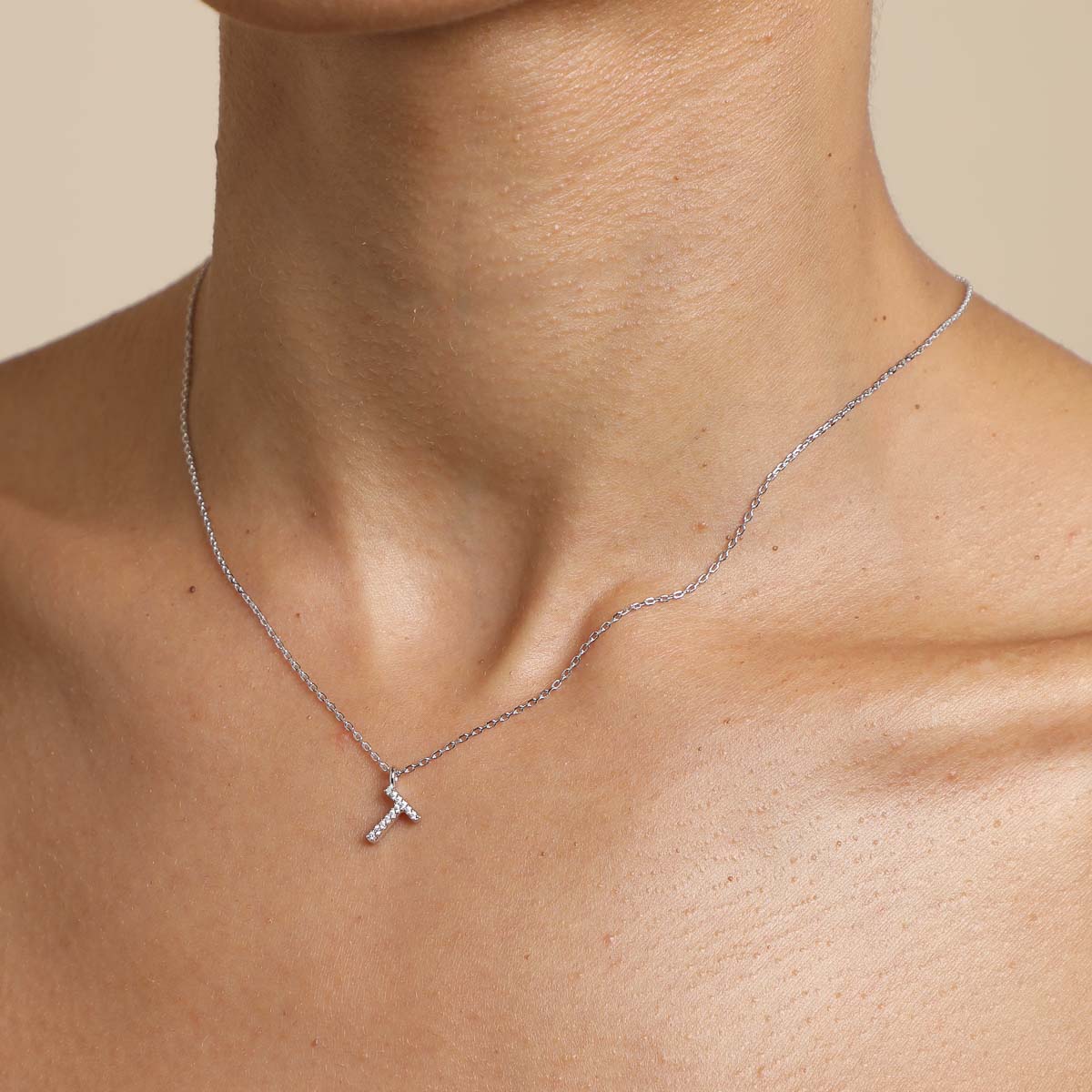 Astrid & Miyu .us | Initial Pave Pendant Necklace V in Silver