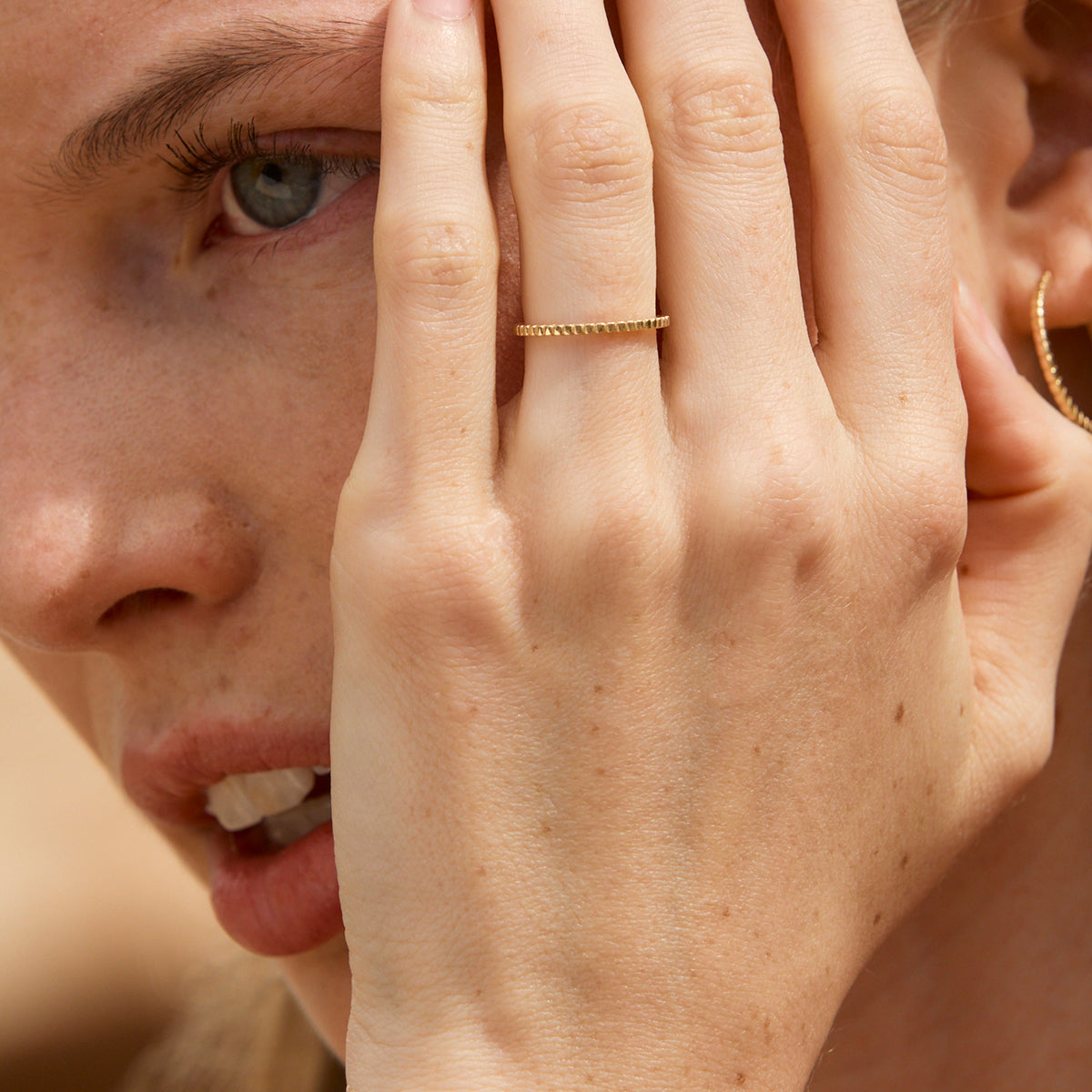 Ridged Band Ring in Solid Gold