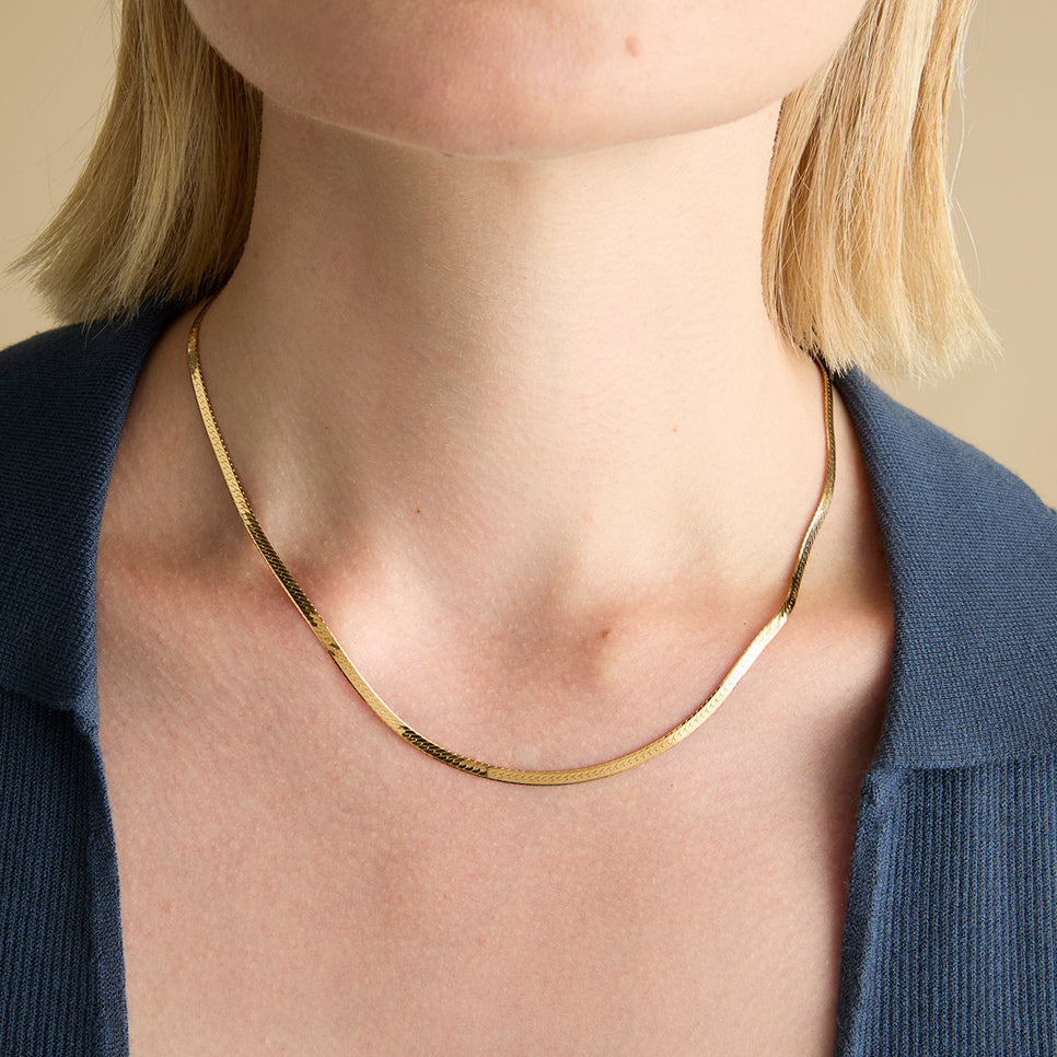 Essential Snake Chain Necklace in Gold