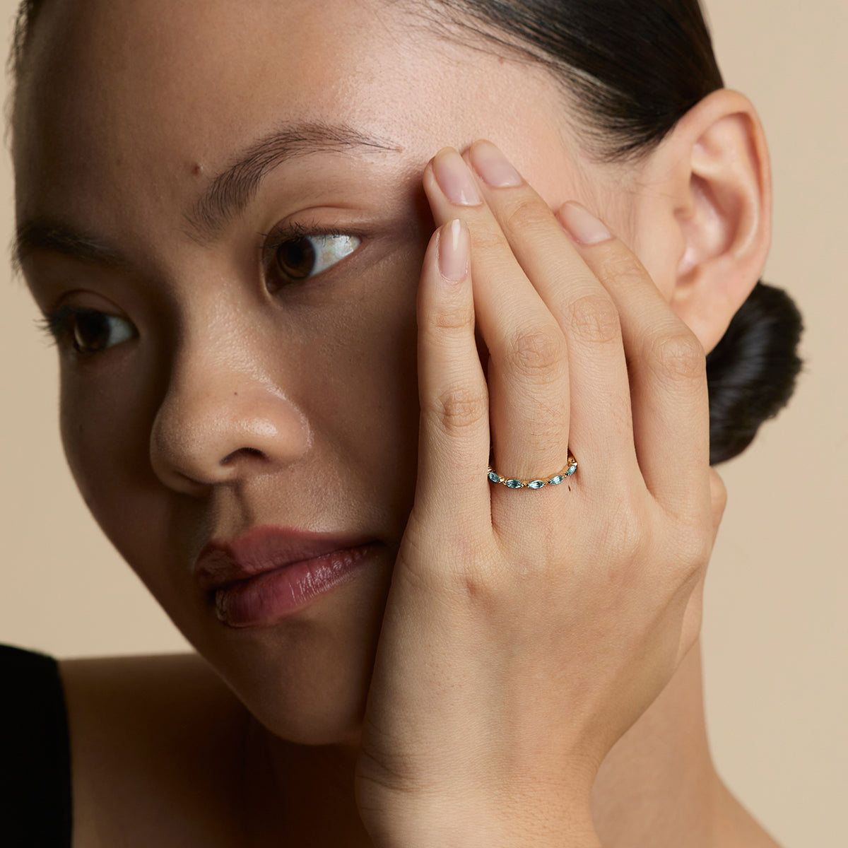 Alexandrite Marquise Band Ring in Solid Gold